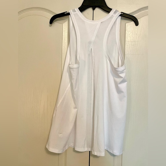 Lululemon White Open Back Tank Top, Size 6 - Picture 2 of 5